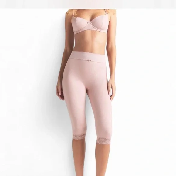 SKIMS VINTAGE SHAPE WEAR CROPPED LEGGINGS - Picture 2 of 7